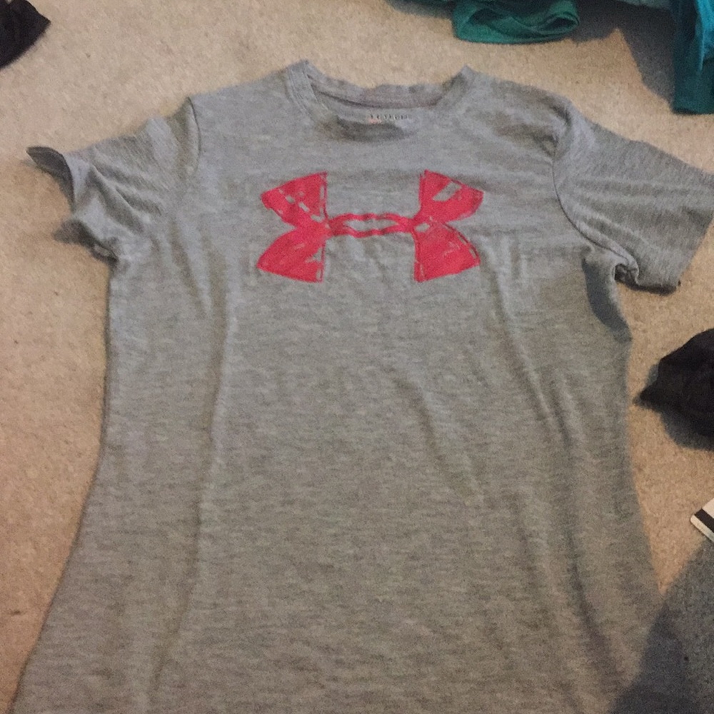 Under Armor tshirt